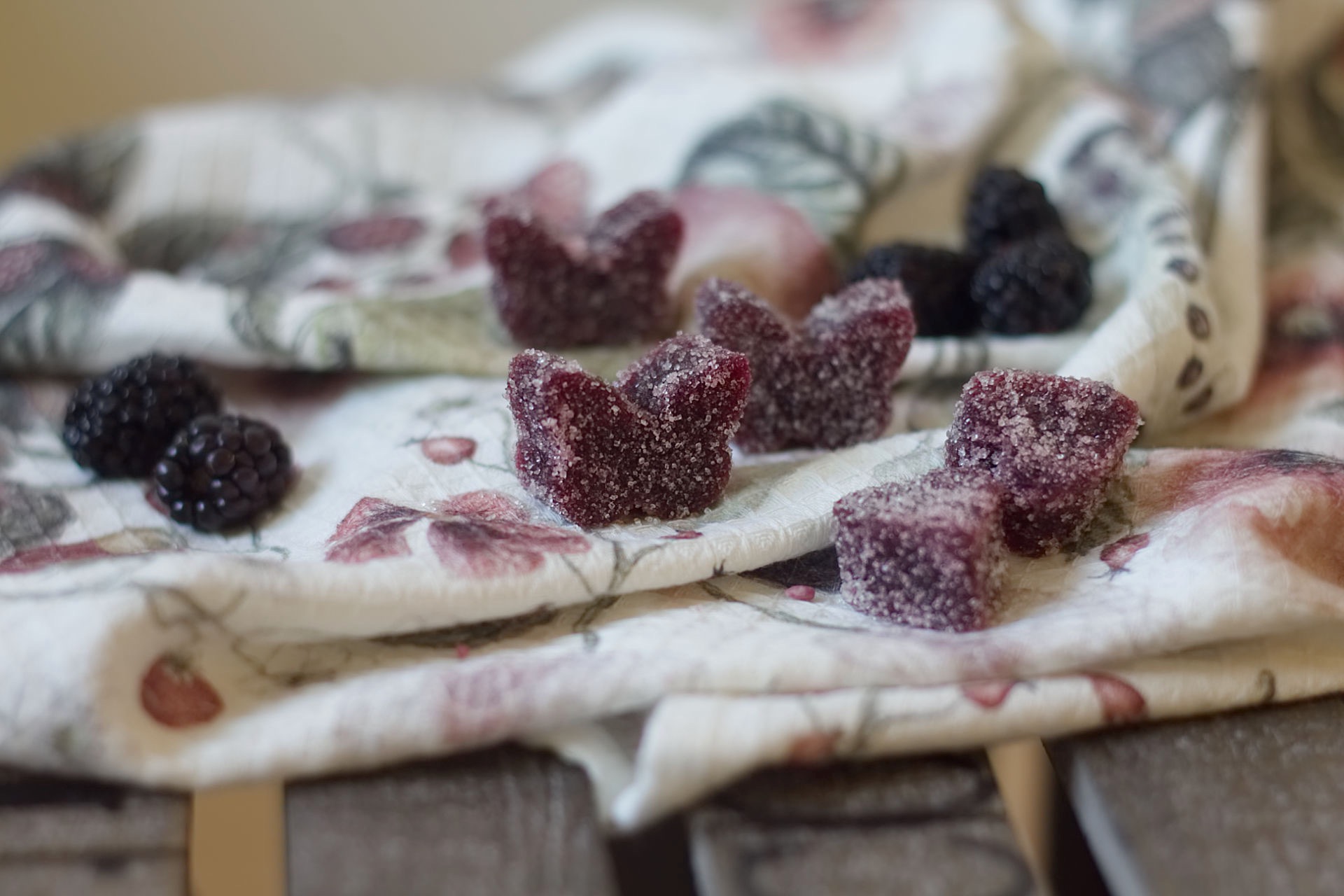 Gominolas de mora con taza